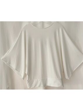 Chico’s ivory 3/4 bell sleeve blouse